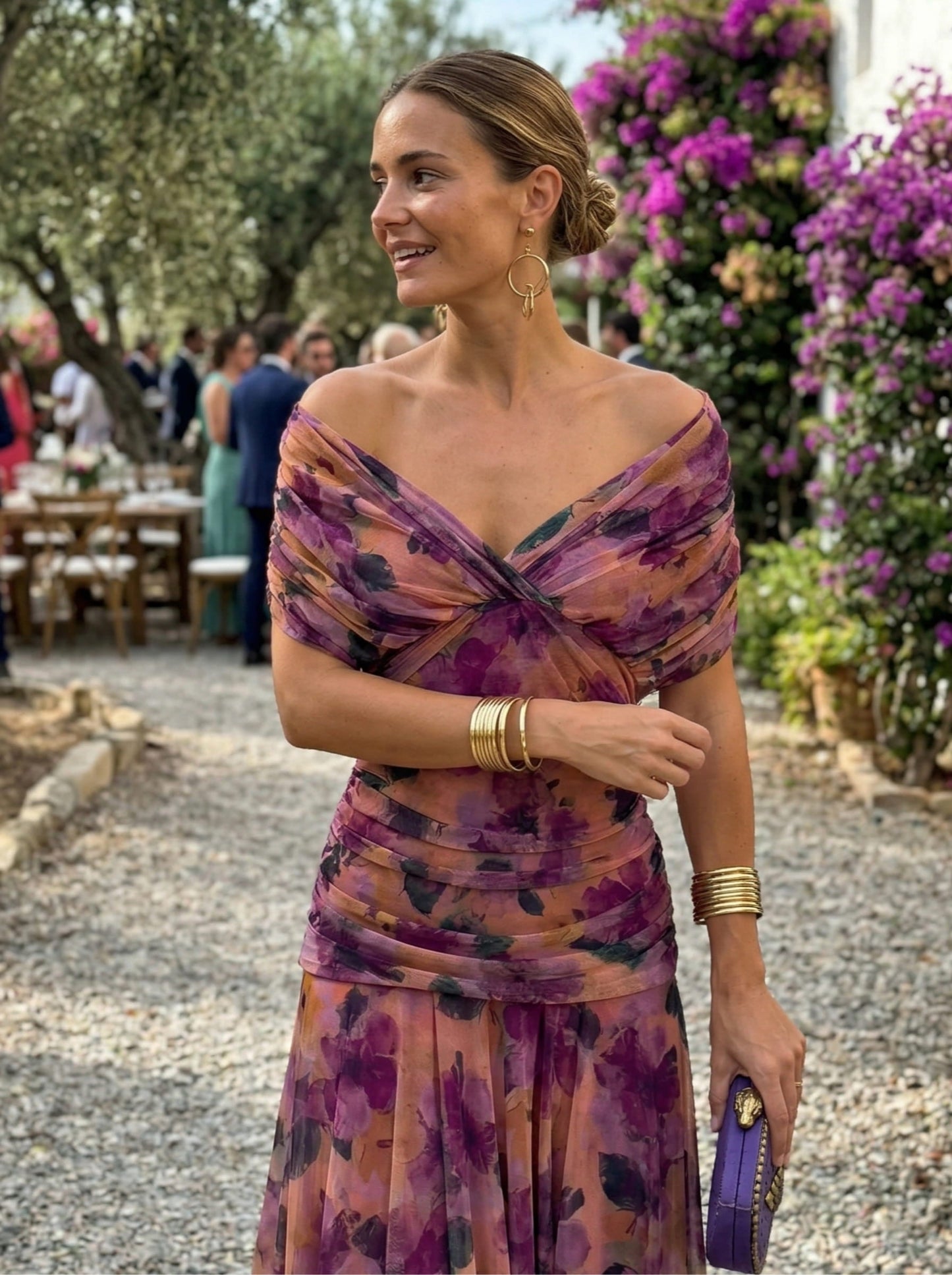 Vestido largo con escote en V, elegante y favorecedor