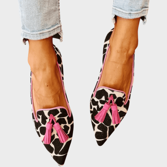 Lucía | Mocasín en punta con estampado gráfico y borlas