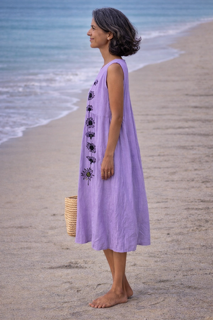 Emma | Vestido midi con estampado de flores moradas