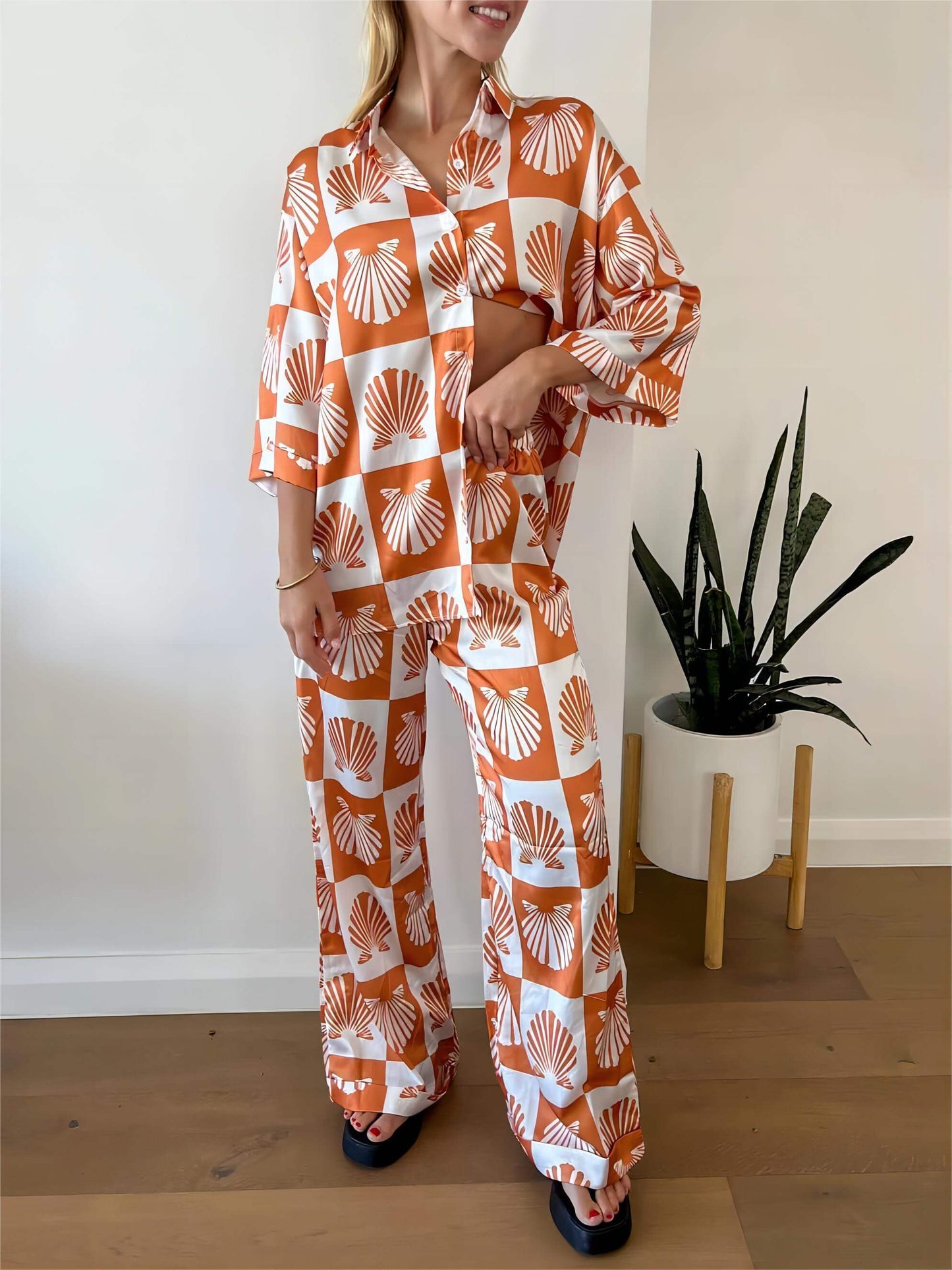 Conjunto de pantalones de pierna ancha con estampado de concha de satén especial