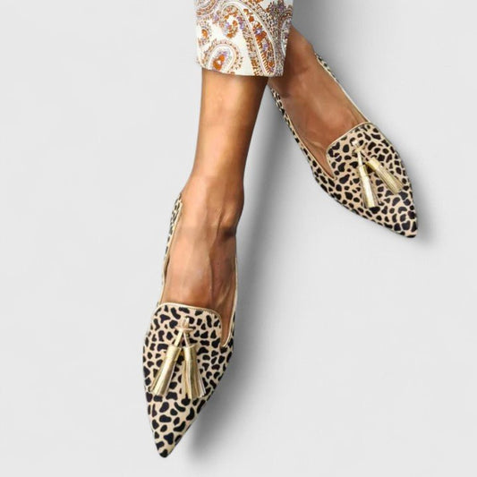 Paula | Mocasín en punta con estampado animal y borlas