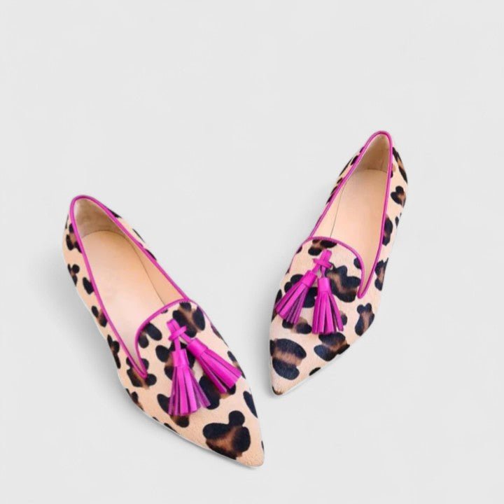 Paula | Mocasín en punta con estampado animal y borlas