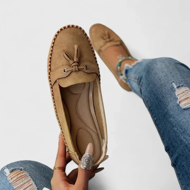 Gloria | Mocasín azul marino con lazo decorativo