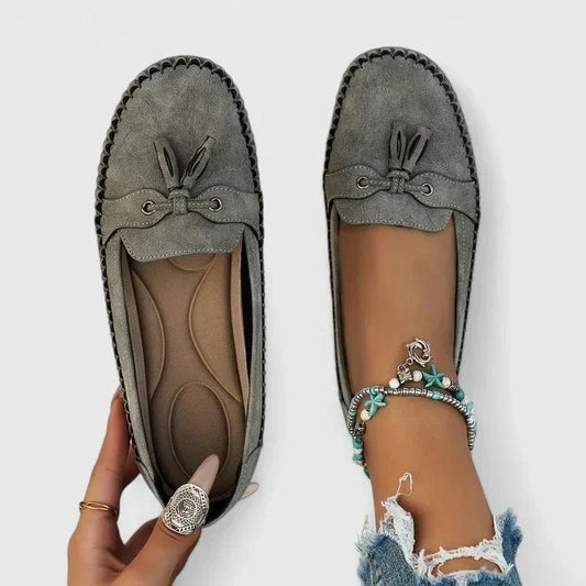 Gloria | Mocasín azul marino con lazo decorativo