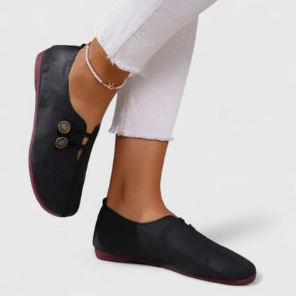 Valeria | Mocasín beige con botón decorativo