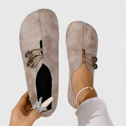 Valeria | Mocasín beige con botón decorativo