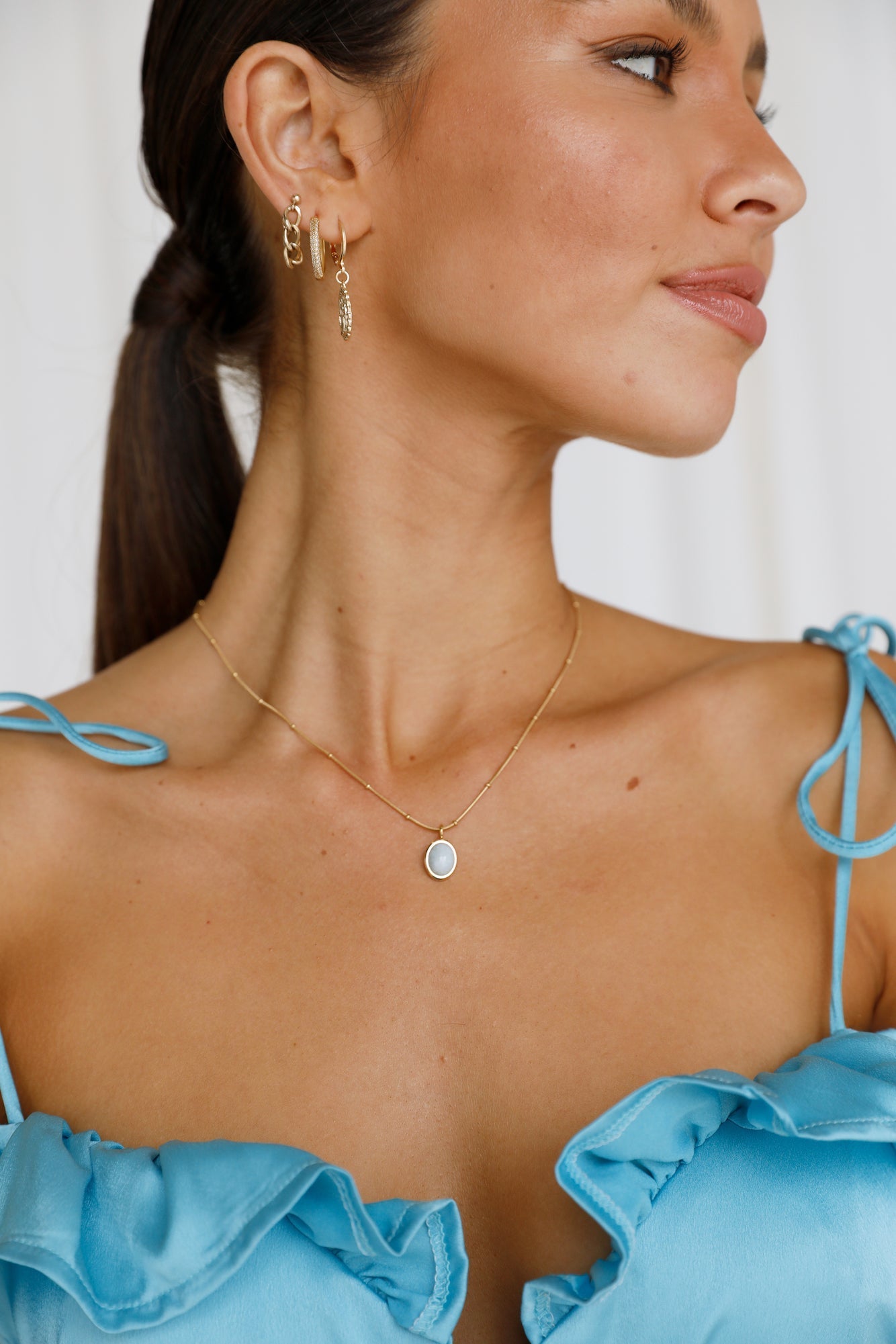 Collar De Zafiros Ocultos Chapado En Oro De 18 Quilates