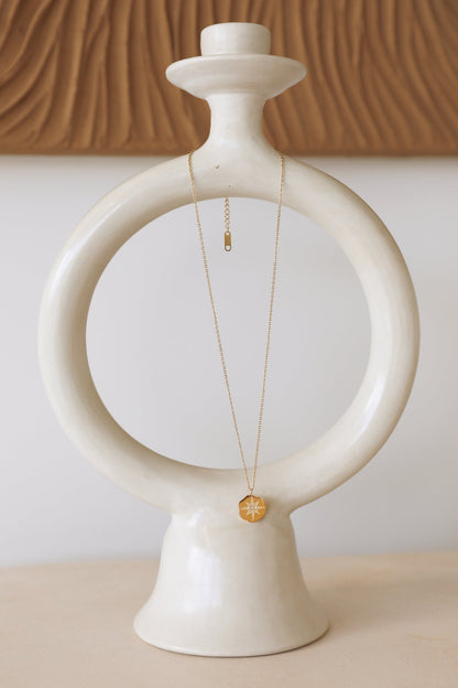 Collar de vía guiada chapado en oro de 18 quilates