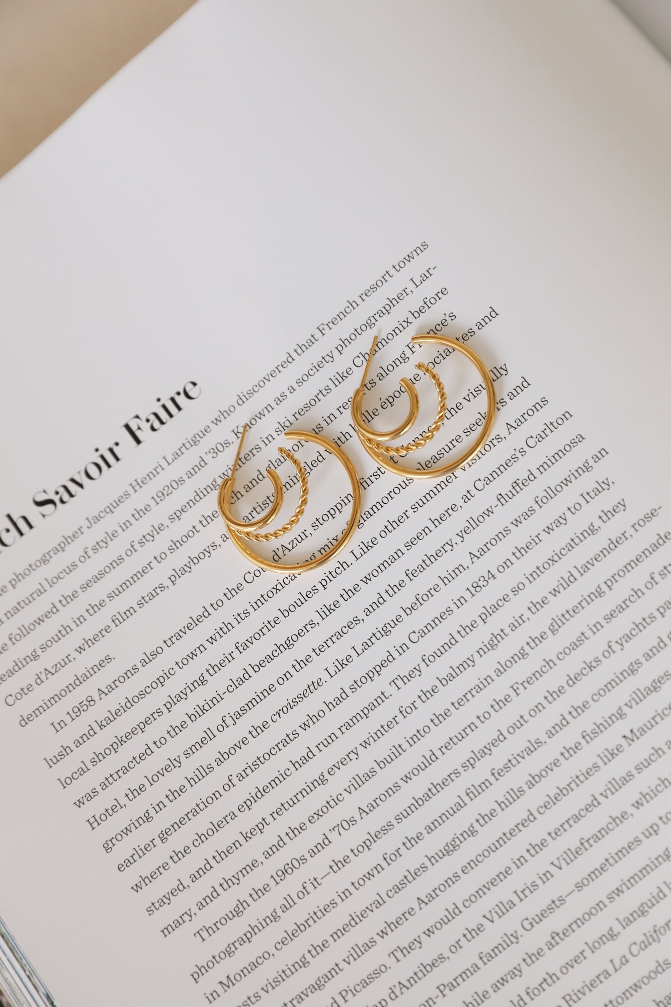 Pendientes Pensamientos En Capas Chapados En Oro De 18 Quilates