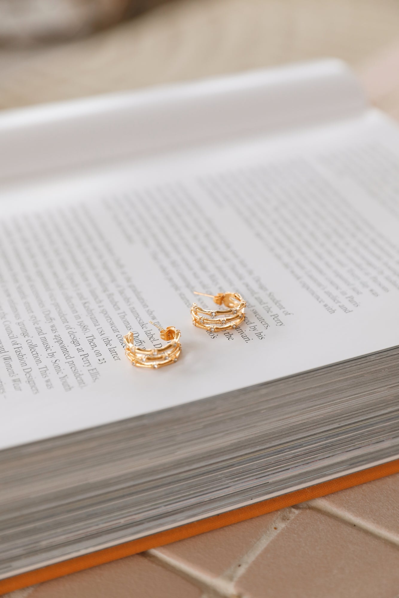 Pendientes Vida Jovial Bañados En Oro 18K
