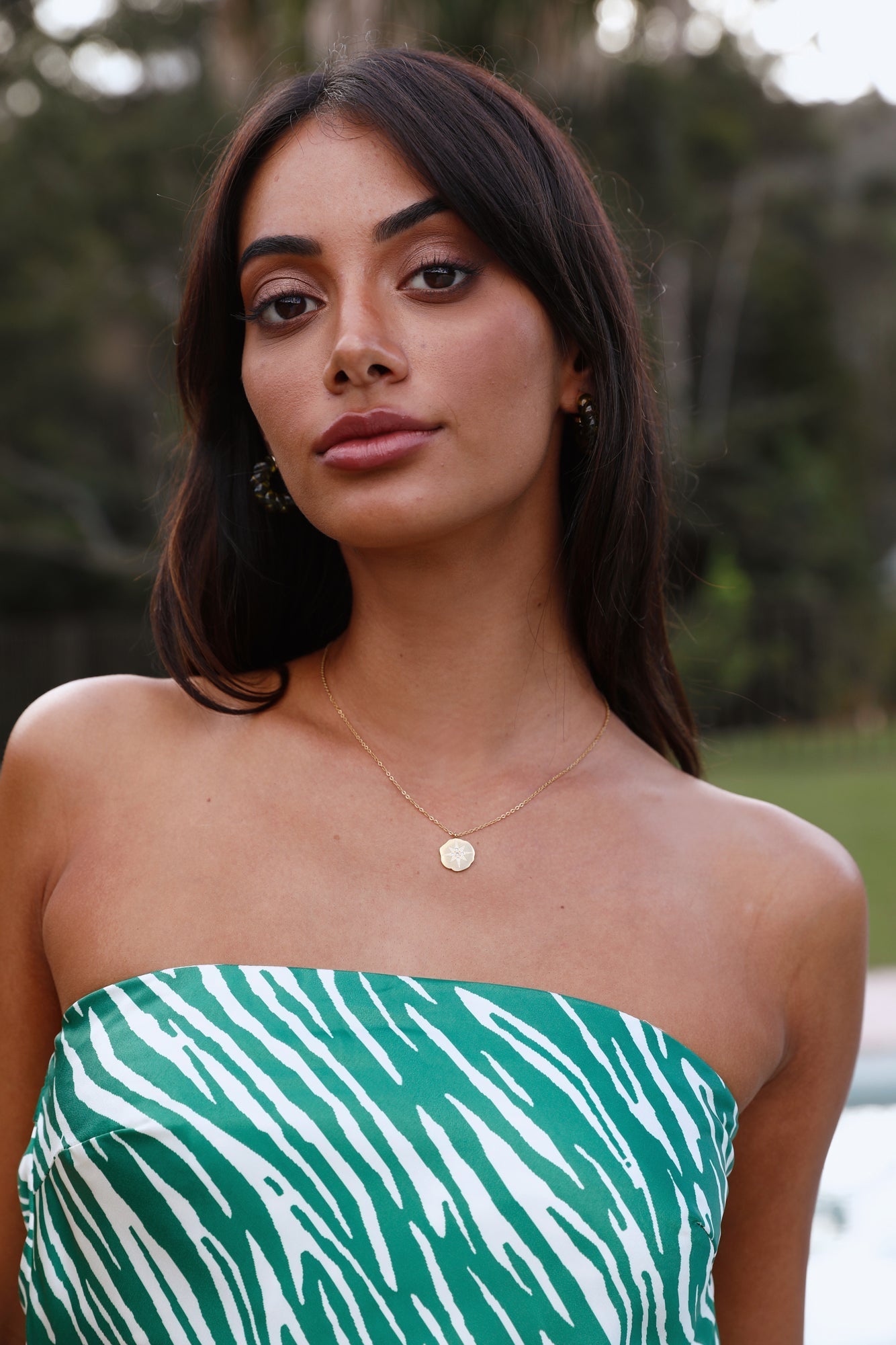 Collar de vía guiada chapado en oro de 18 quilates