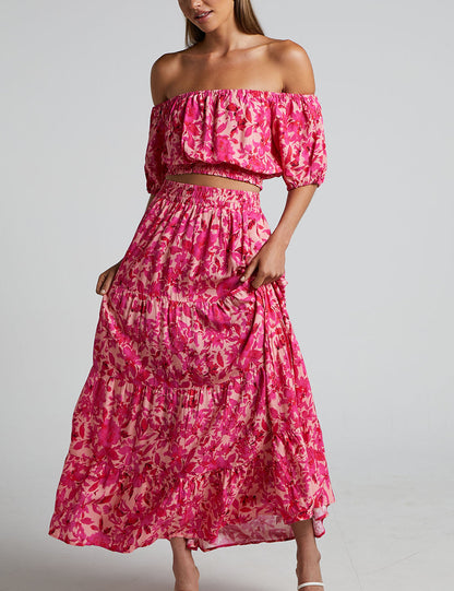 Top fruncido con hombros descubiertos y mangas abullonadas con estampado floral rosa