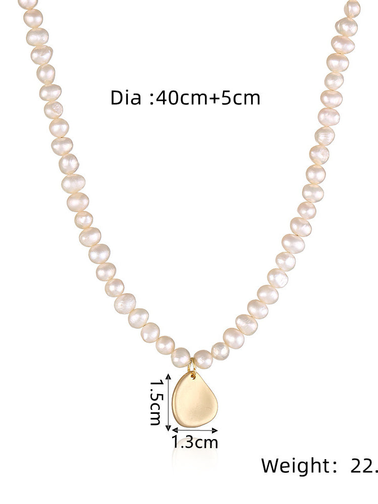 Collar oversize de perlas y estrellas