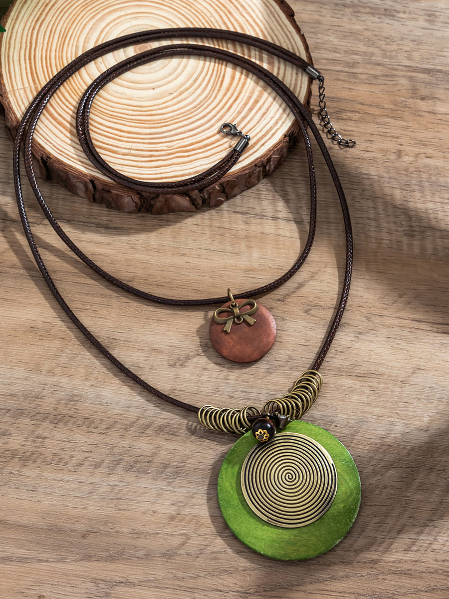 Collar largo con cuentas de disco de madera