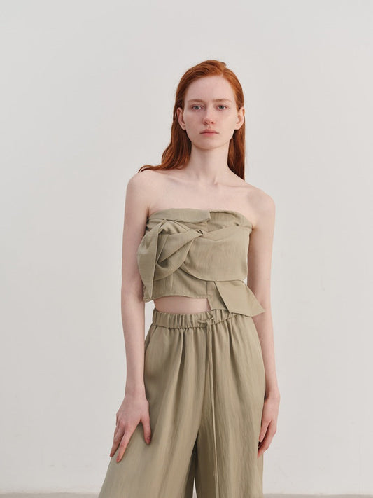 Top de tencel con hombros descubiertos