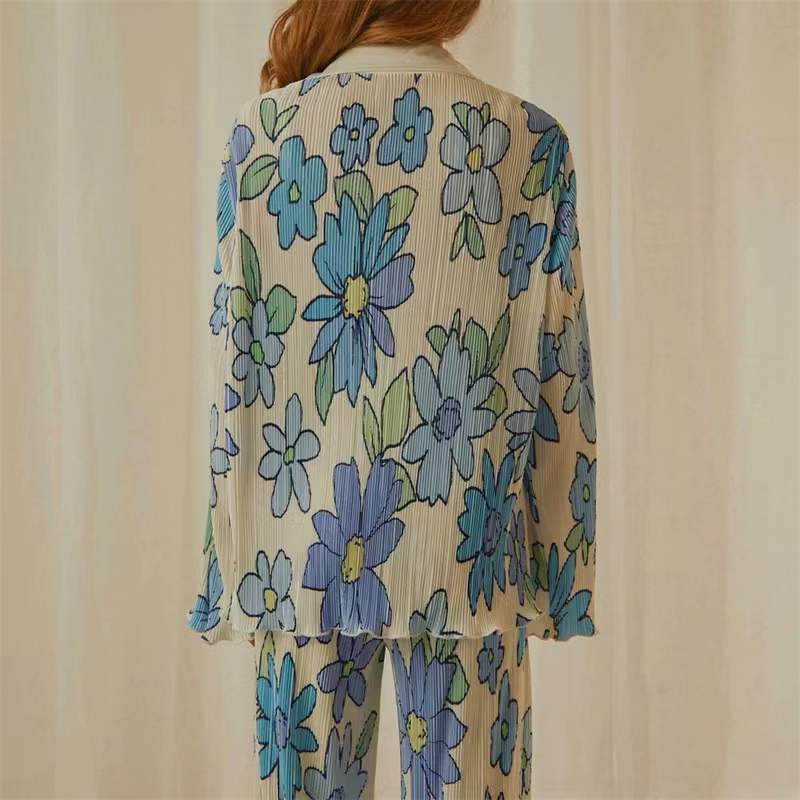 Conjunto de pantalón y camisa de manga larga con solapa estampada plisada