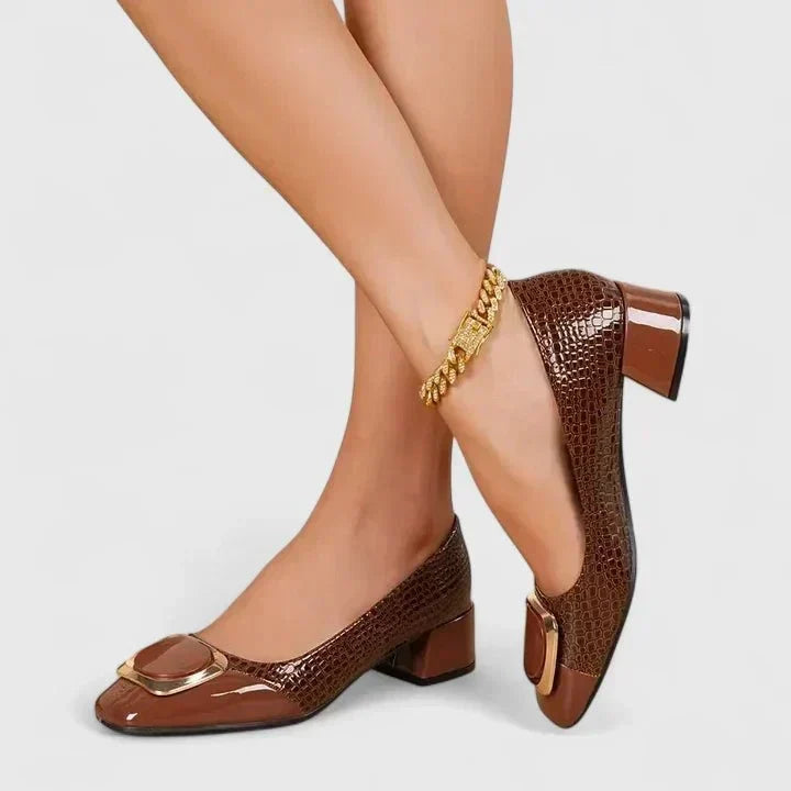 Beatriz | Mocasín negro efecto cocodrilo con tacón cuadrado