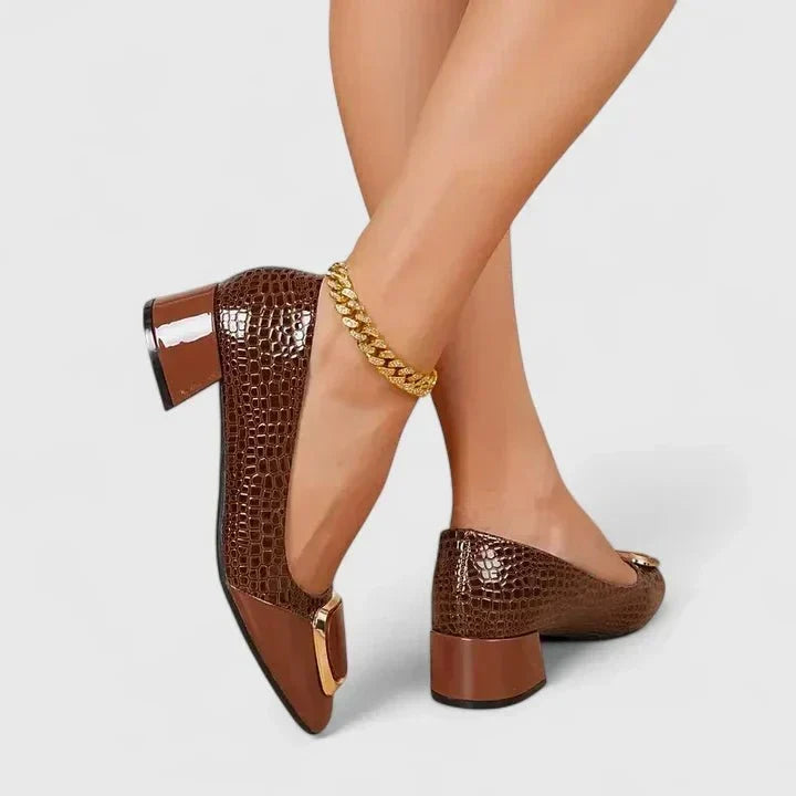 Beatriz | Mocasín negro efecto cocodrilo con tacón cuadrado