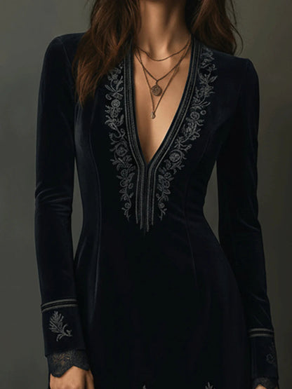 Vestido corto retro de terciopelo negro con bordado y ribete de encaje