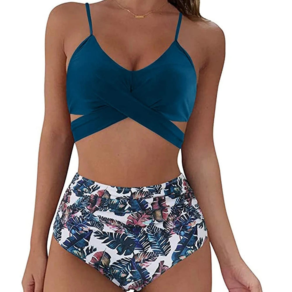 Bikini de Cintura Alta con Diseño Floral y Detalle Fruncido