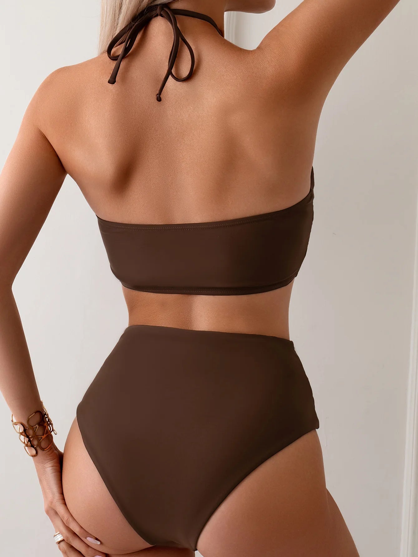 Bikini con Cuello Halter y Pliegues 2026