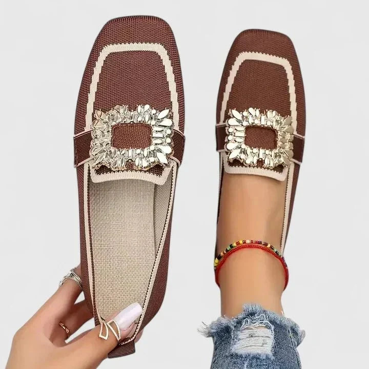Silvia | Mocasín azul con hebilla decorativa