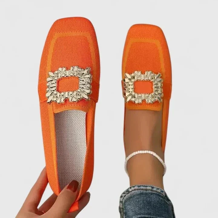 Silvia | Mocasín azul con hebilla decorativa