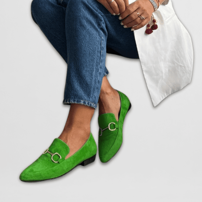 Francisca | Mocasín verde con hebilla metálica