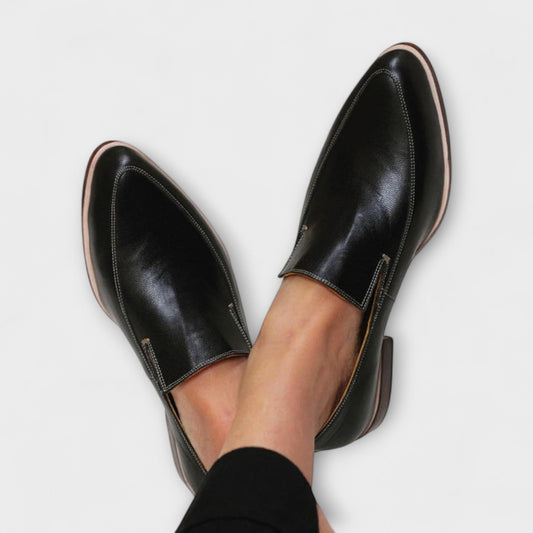 Nieves | Mocasín negro en punta