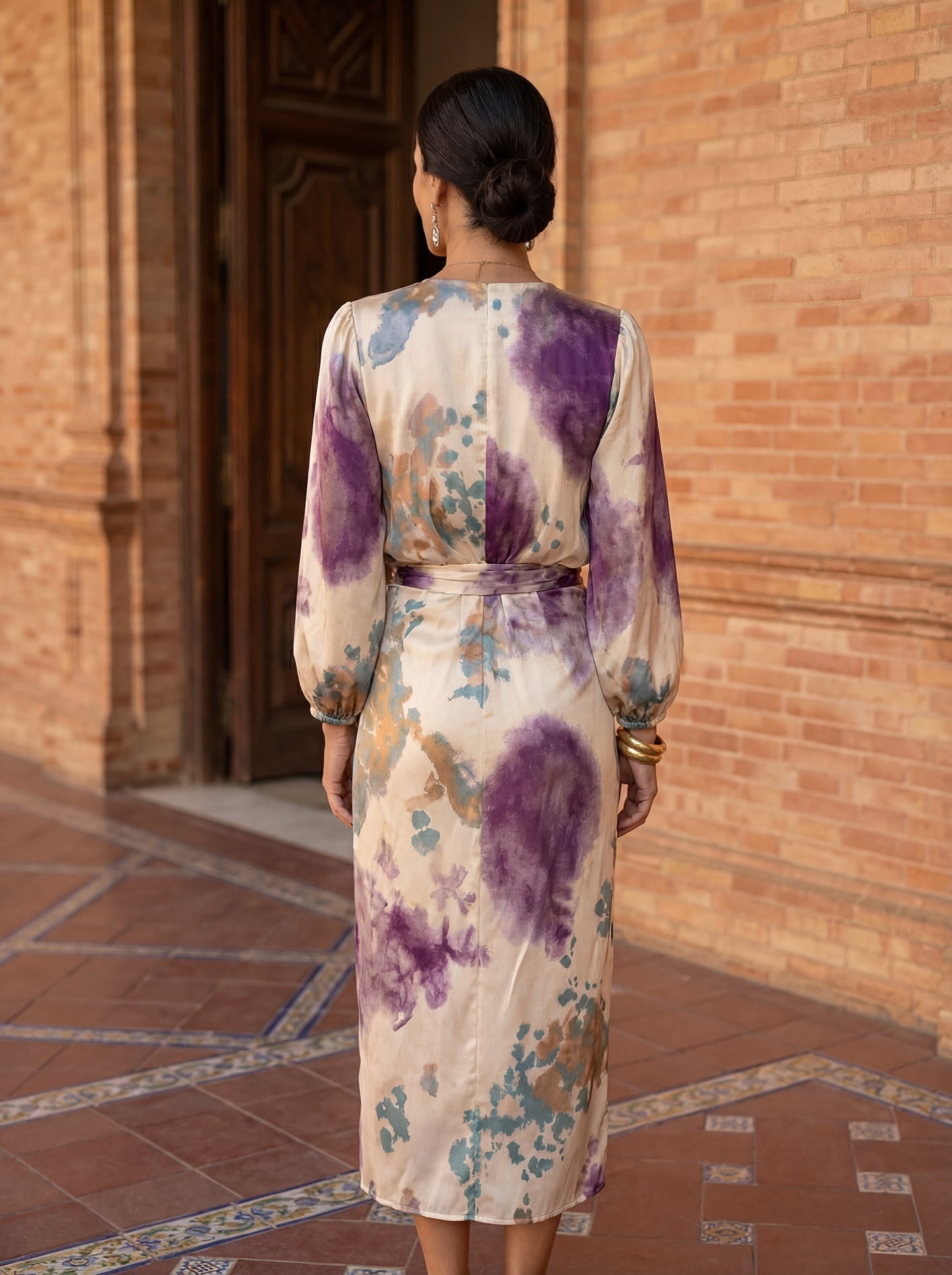 Valeria Vestido con escote en V: elegante y favorecedor