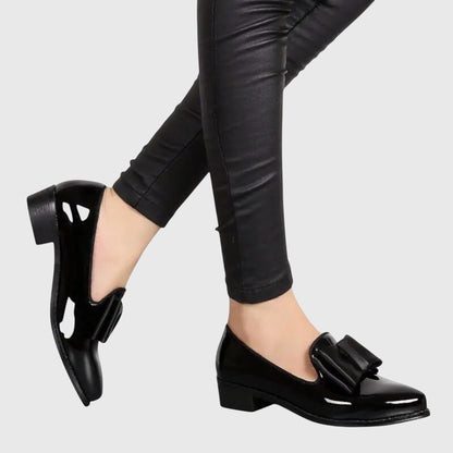 Macarena | Mocasín burdeos charol con lazo