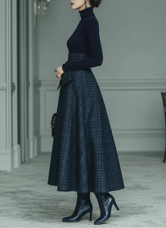 Conjunto de top ajustable de cuello alto azul oscuro y falda a cuadros