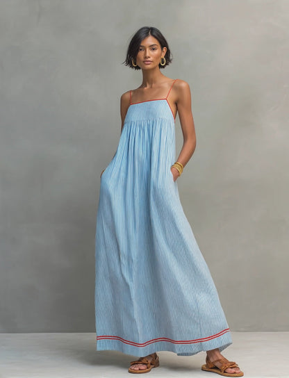 Vestido largo a rayas con ribete rojo