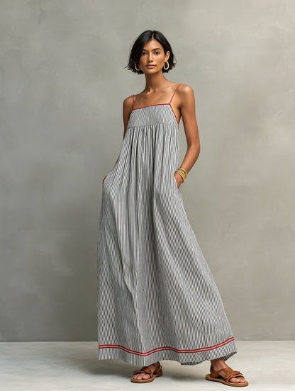 Vestido largo a rayas con ribete rojo