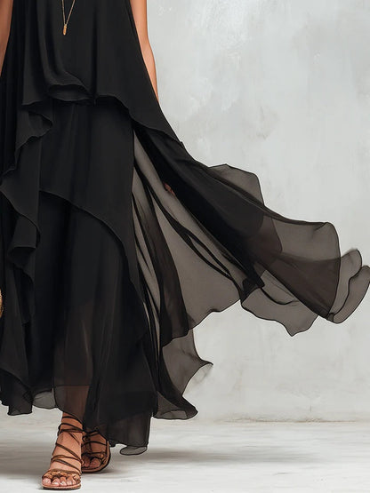 Vestido maxi negro de gasa con capas, cuello redondo y sin mangas