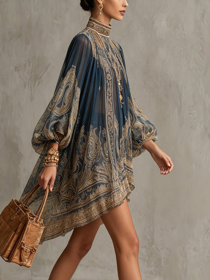 Vestido mini de gasa irregular con cuello alto y estampado barroco azul marino