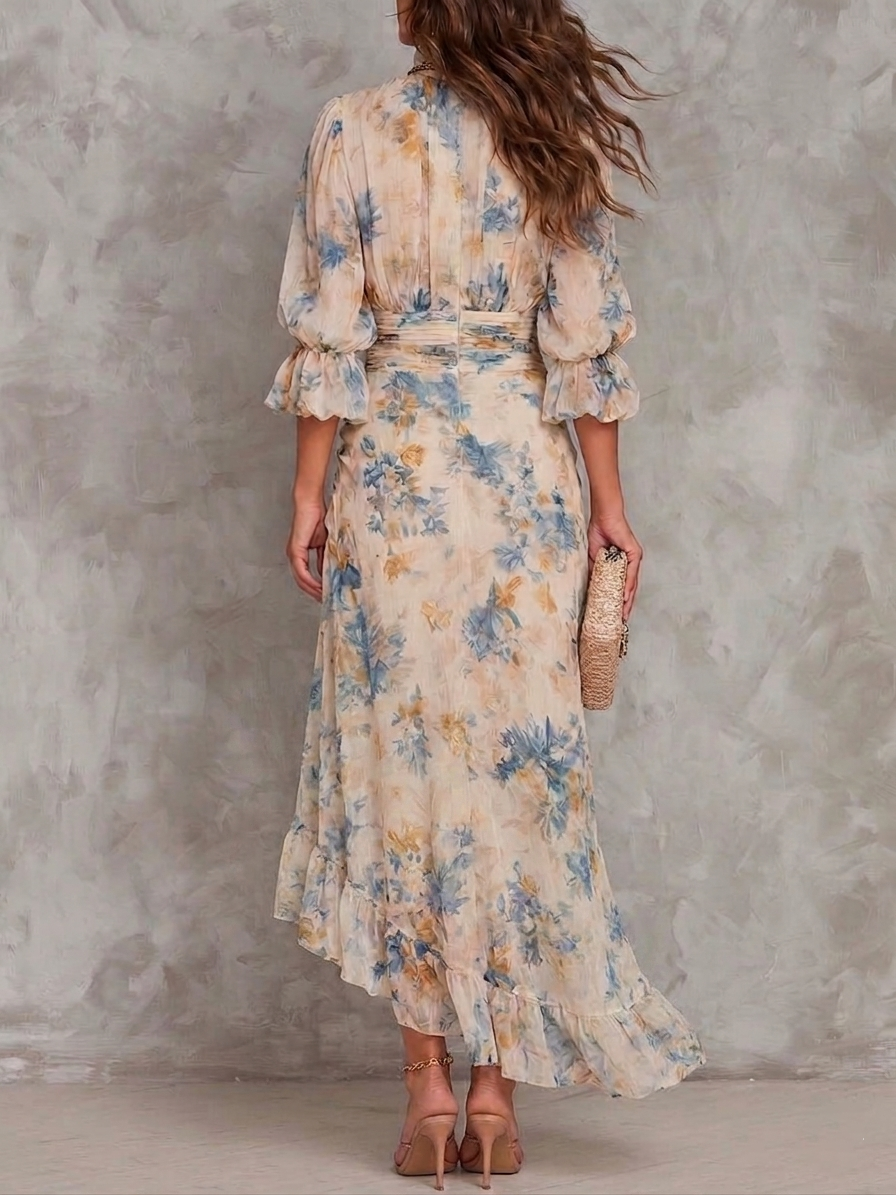 Vestido maxi de gasa irregular con cuello alto beige y estampado floral de pintura al óleo