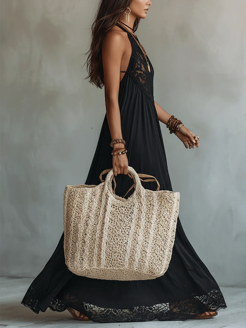 Vestido maxi bohemio negro sin mangas con encaje en los bordes
