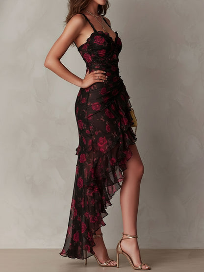 Vestido Chic Negro y Rojo con Estampado Floral, Fruncido y Volantes en el Dobladillo
