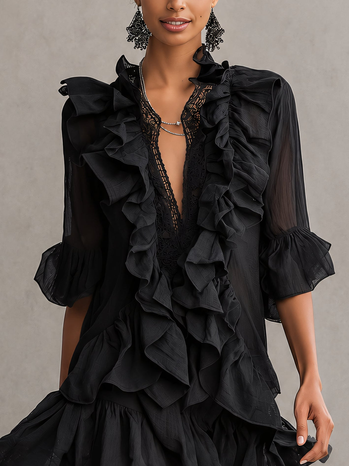 Vestido corto de encaje de gasa con volantes