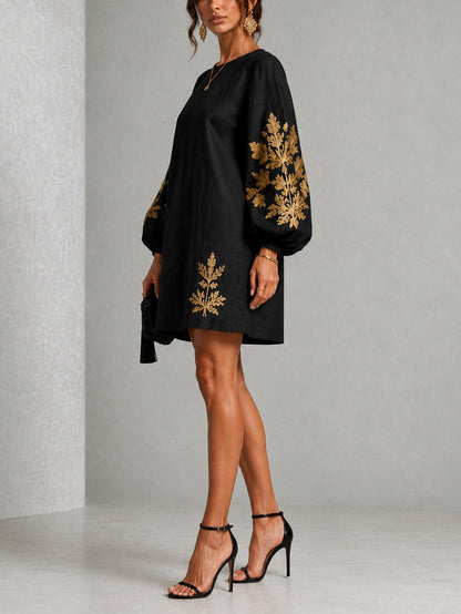 Vestido corto tipo túnica con motivo ornamental y linterna