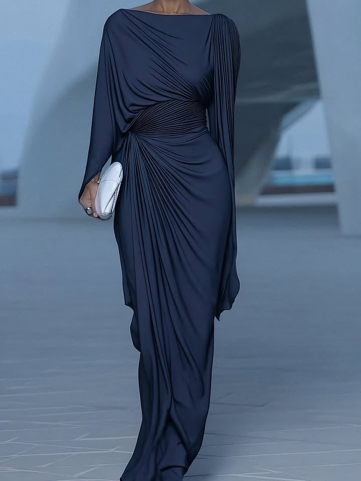 Vestido maxi drapeado con capa plisada azul oscuro