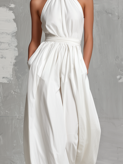 Elegante mono blanco tejido sin mangas con cuello halter