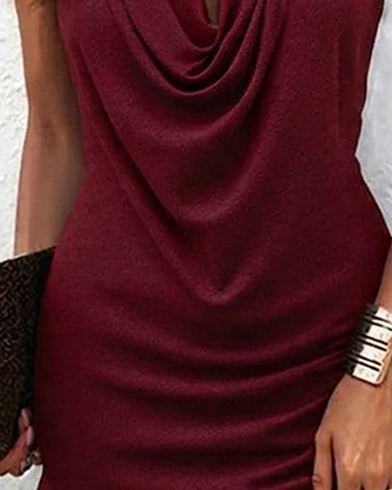 Vestido casual con cuello drapeado y sin mangas