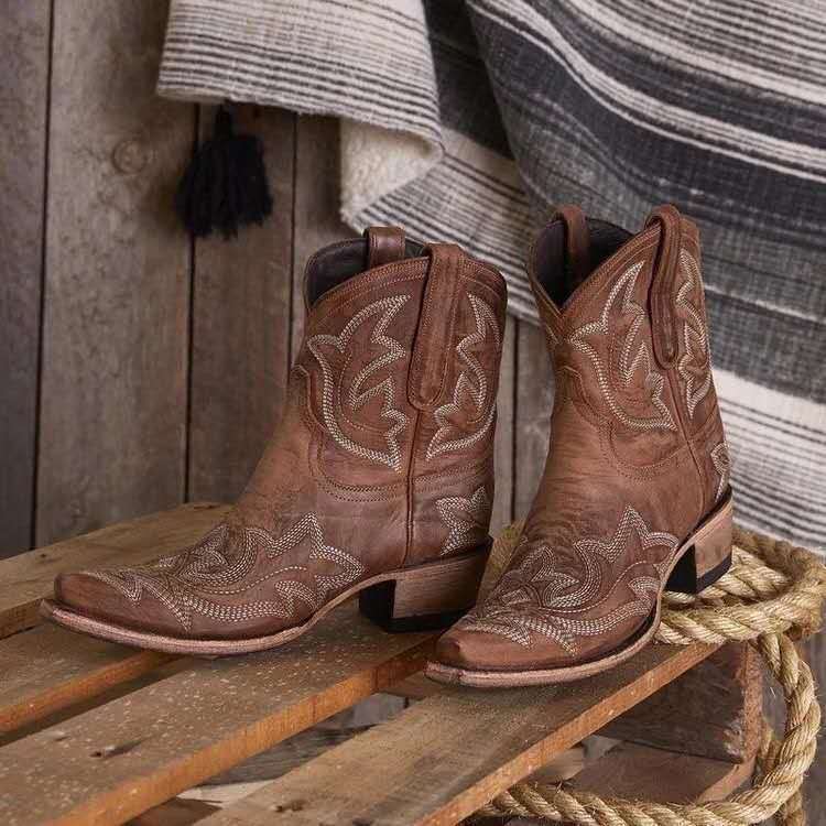 Botas cortas vaqueras vintage bordadas con tacón bloque