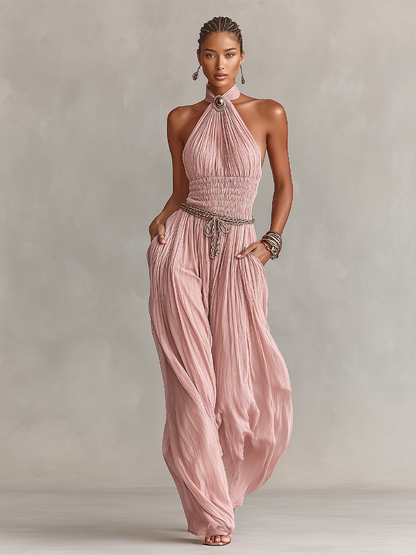Mono plisado con cuello halter y cintura fruncida