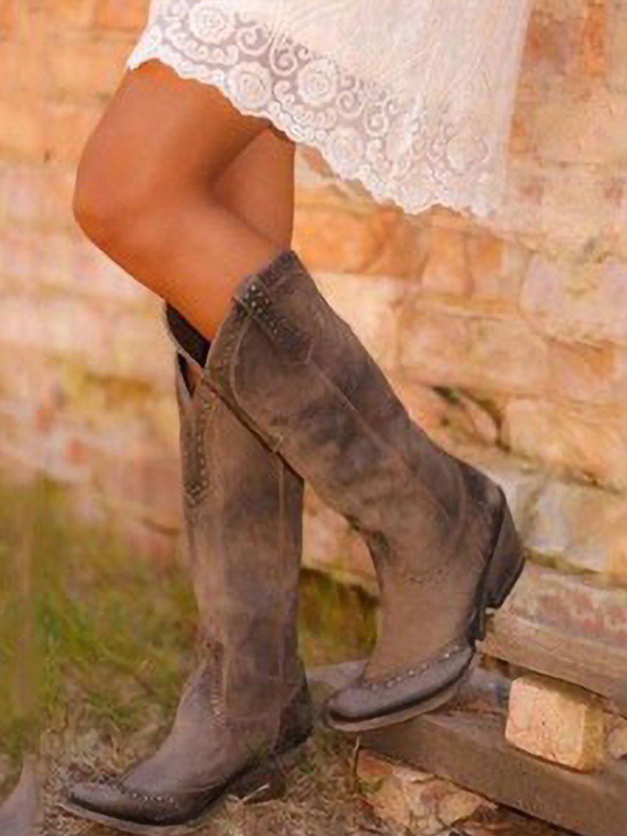 Botas vaqueras vintage con tachuelas