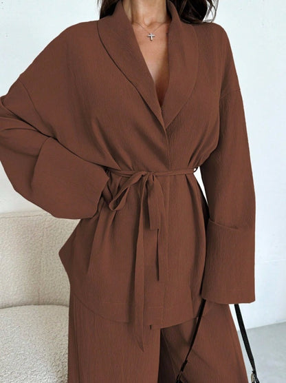 Conjunto de Dos Piezas: Chaqueta Cruzada con Cinturón y Pantalones de Pierna Ancha