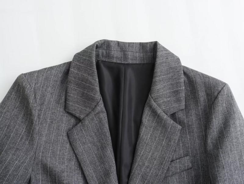 Blazer Rayas Diplomáticas Gris con Solapa Clásica