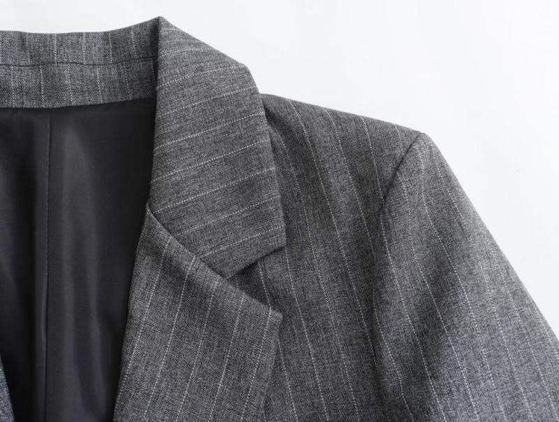 Blazer Rayas Diplomáticas Gris con Solapa Clásica